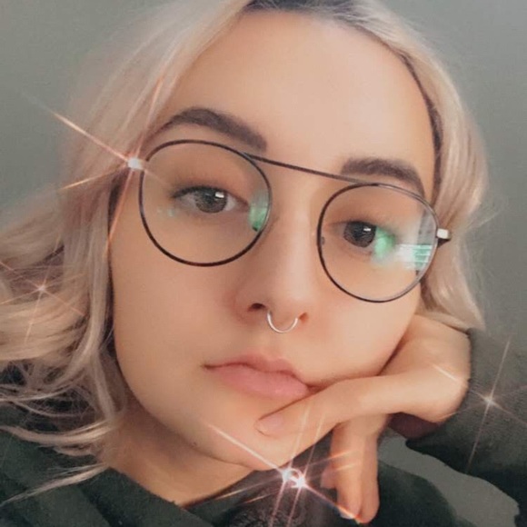 Meet your Posher, Emma - Picture 1 of 1